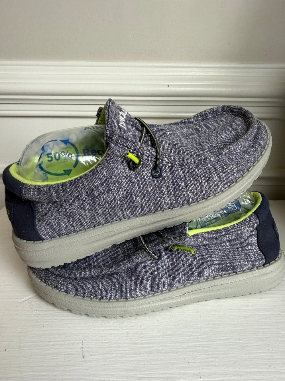 Hey Dude Wally Youth Slip-On Shoes in Heather Blue w/ Neon Lime Trim. Size 4-5